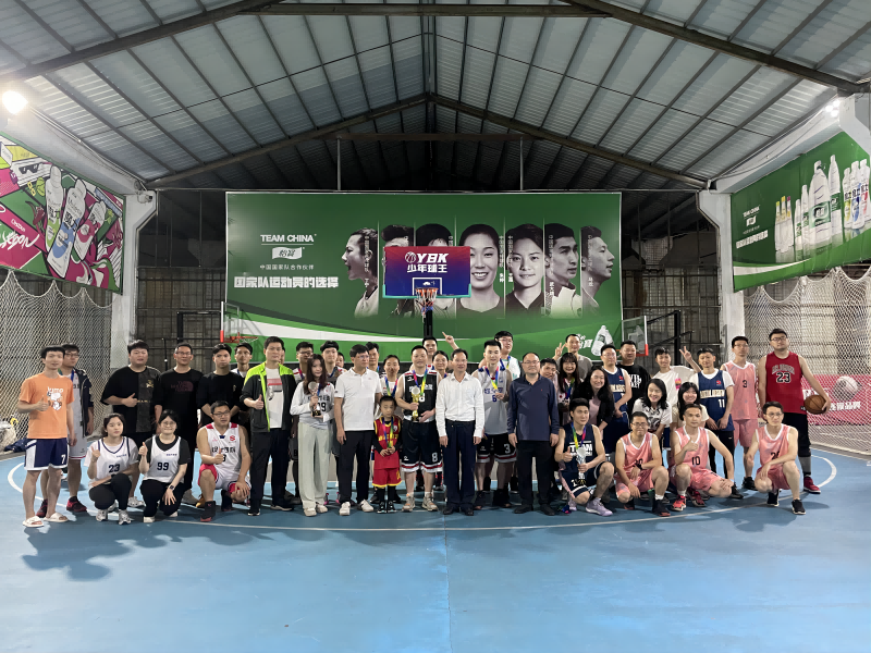 第二个比赛日合影(2).png
